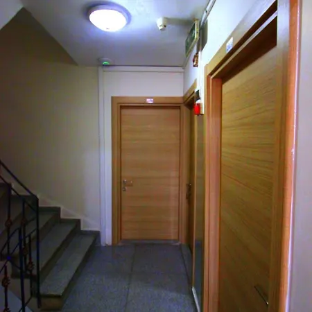 Metro Hotel